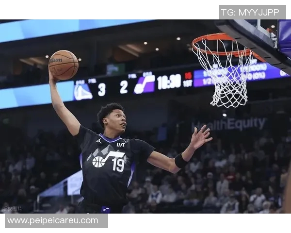 9人登场8人得分上双，勇士仅差一步打破32年尘封纪录，追梦还能笑得出？